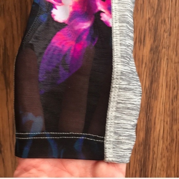 VS PINK Ultimate Leggings - Floral Front - Picture 6 of 8